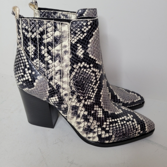Marc Fisher Alva Bootie SZ 7 - Picture 5 of 6